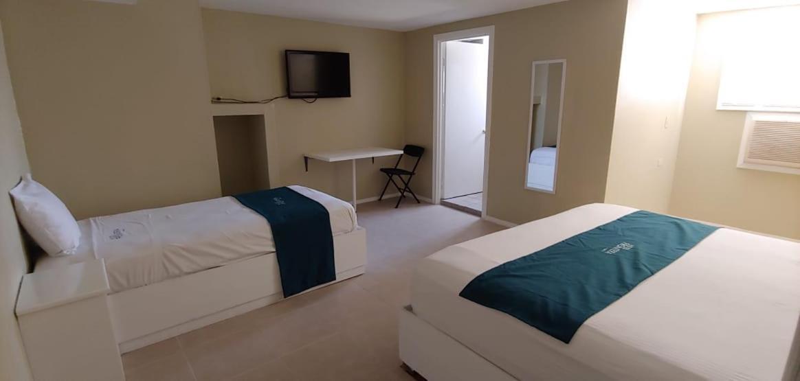 Hotel Frontera Baja メヒカリ エクステリア 写真